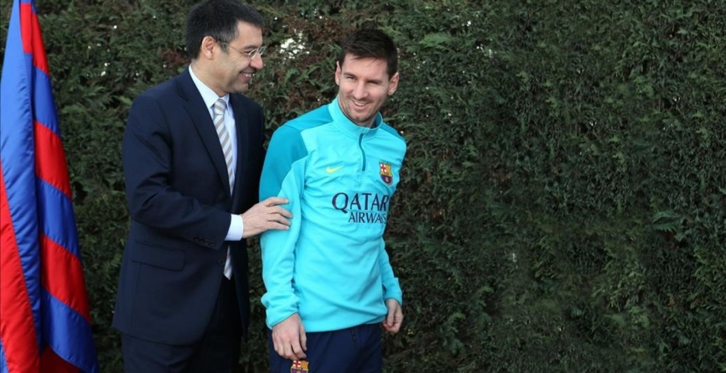 Bartomeu pasea con Leo Messi