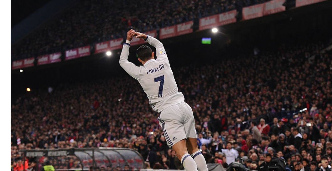 Cristiano Ronaldo celebrando uno de sus goles en el Calderón