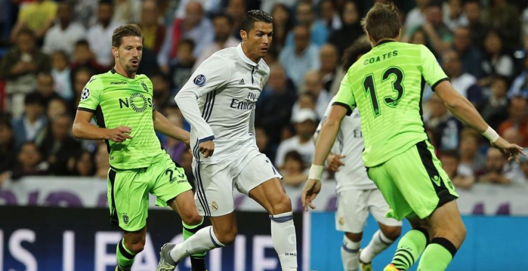Cristiano Ronaldo en una jugada del partido ante el Sporting