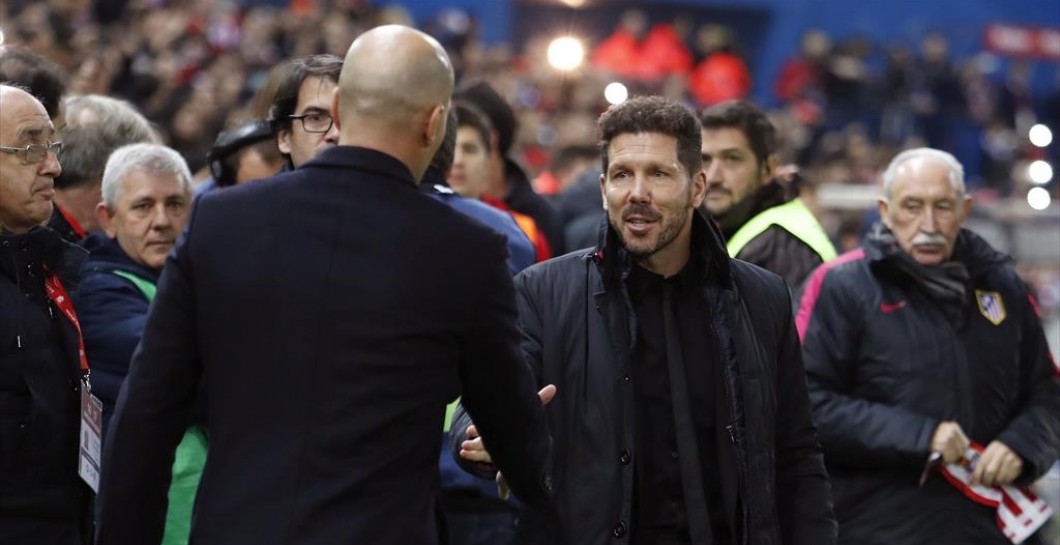 Zidane saluda a Simeone antes del derbi
