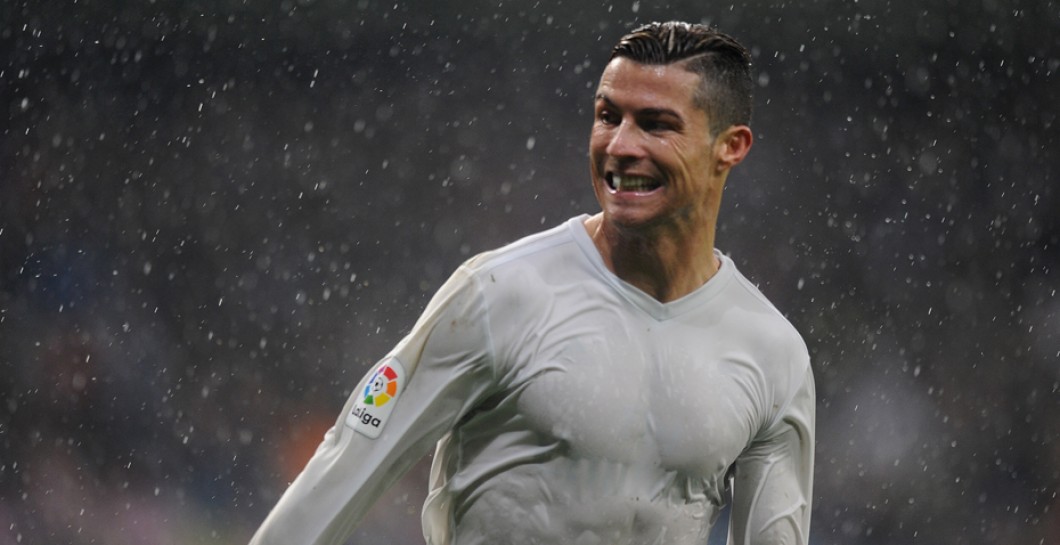 Cristiano Ronaldo corre ante el Sporting