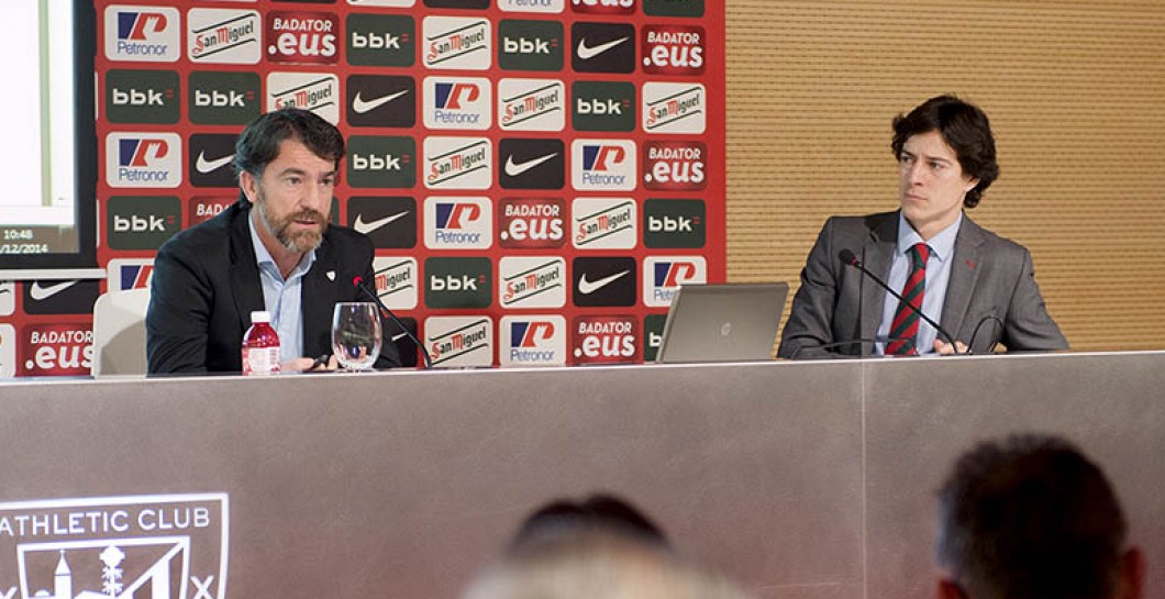 Álvaro Vitores - a la derecha - en un acto del Athletic de Bilbao