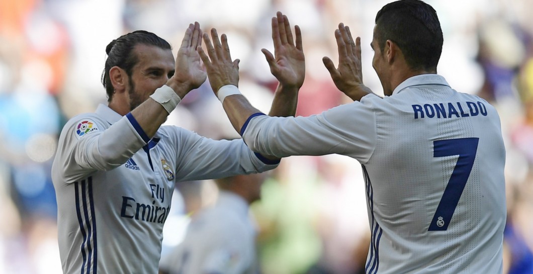 Cristiano Ronaldo y Bale celebran juntos un gol