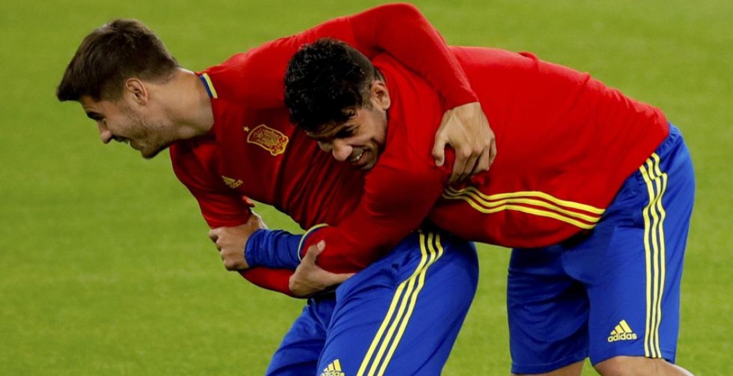 Morata y Diego Costa en un entrenamiento con España