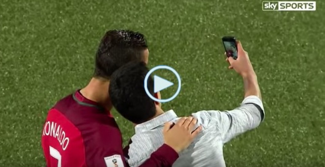 Cristiano Ronaldo, selfie, fan