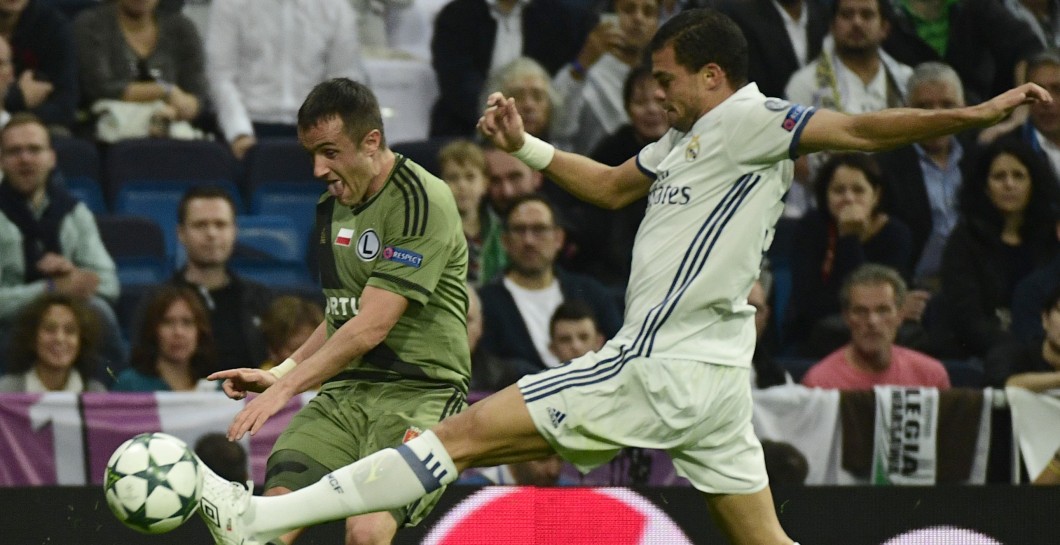Pepe en un partido con el Madrid