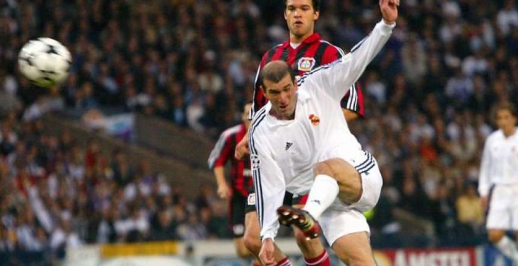 La volea de Zidane al Bayer Leverkusen en 2002