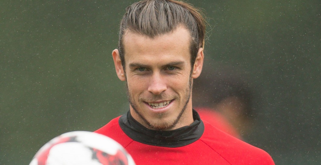 Bale en un entrenamiento con la selección galesa
