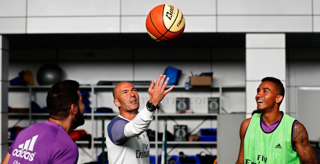 Zidane en el gimnasio junto a Casilla y Danilo