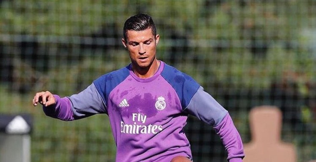 exposición tornado cristiandad Cristiano Ronaldo firma nuevo contrato... con Nike | Defensa Central