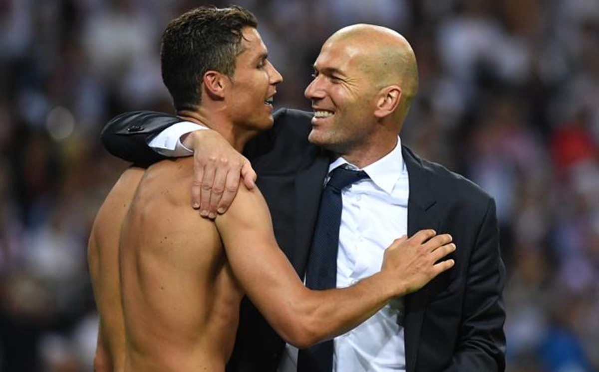 El abrazo de Zidane a Cristiano Ronaldo