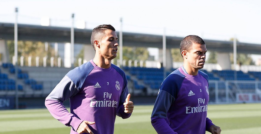 Cristiano y Pepe corren en el entrenamiento del jueves