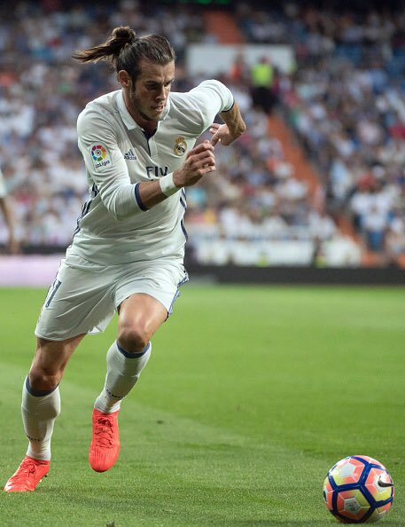 Bale corre en el partido ante el Villarreal