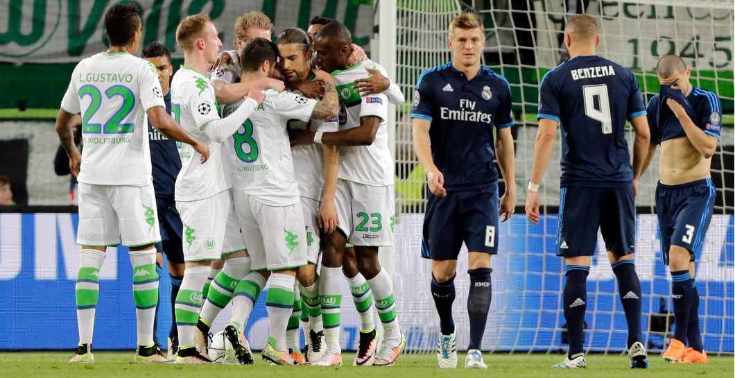 Kroos, Benzema y Pepe en el partido contra el Wolfsburgo