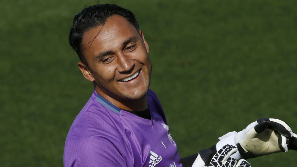 Keylor Navas ríe en un entrenamiento del Real Madrid