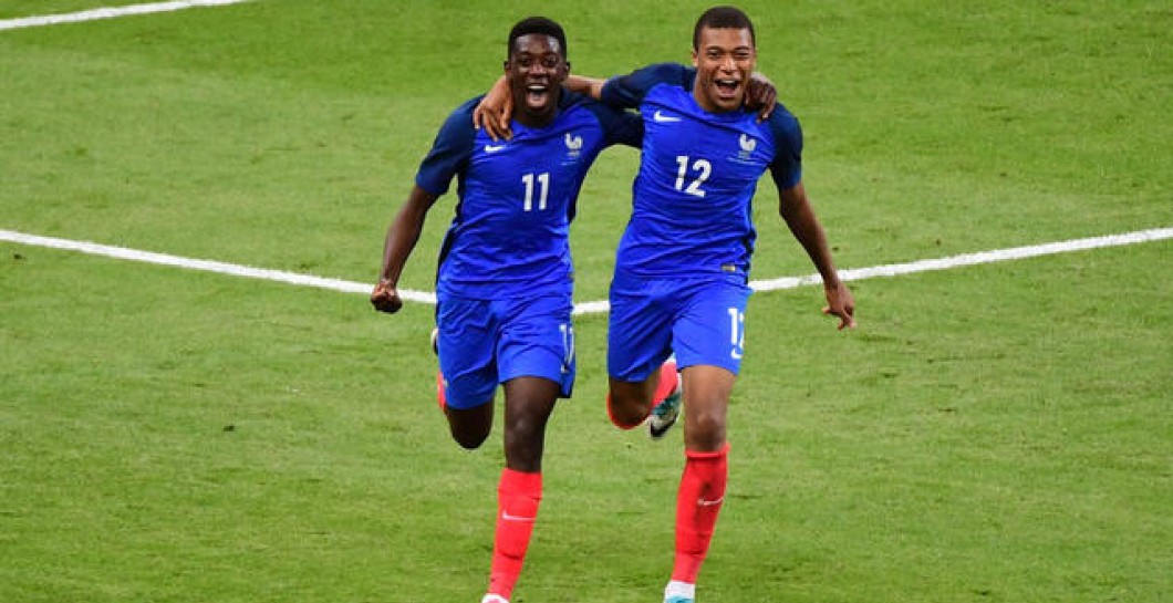 Dembelé y Mbappé con Francia