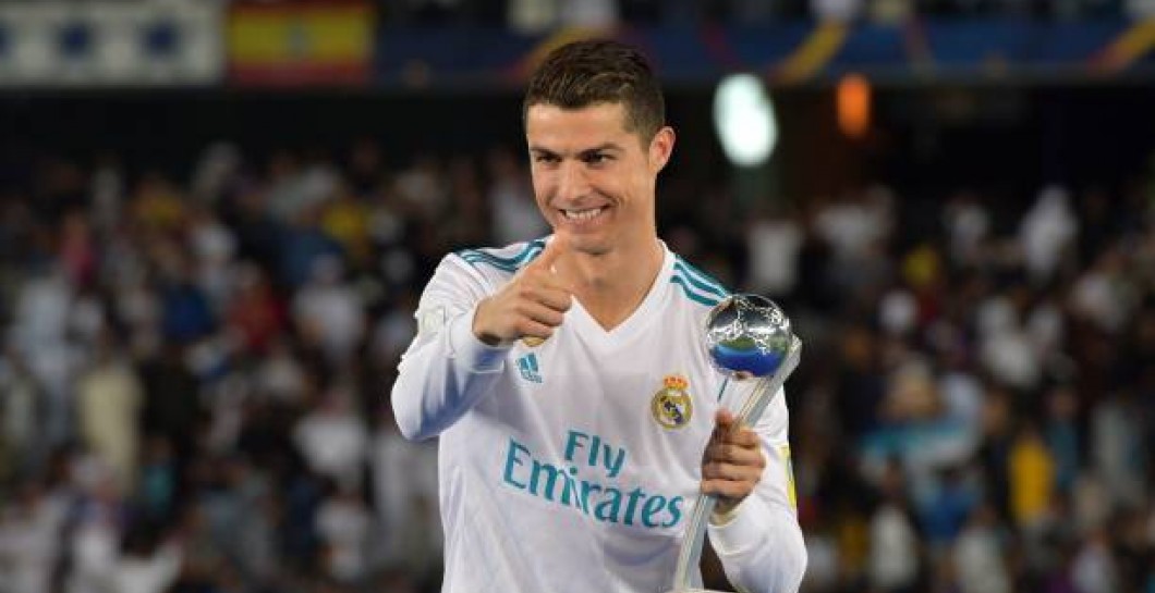 Cristiano con el Balón de plata del Mundial de Clubes