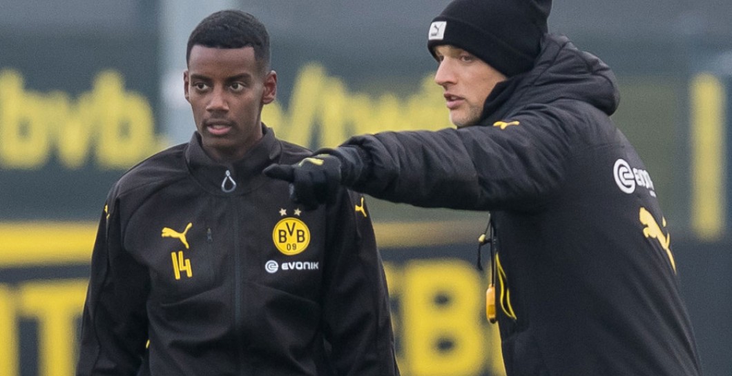 Isak en un entrenamiento con el Borussia Dortmund