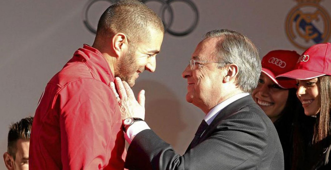Florentino saluda a Benzema durante un acto