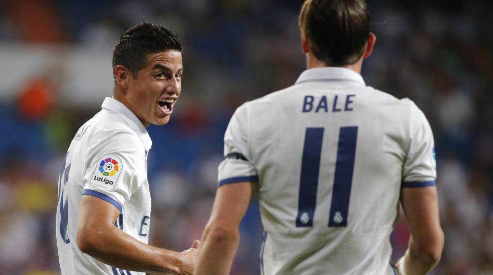 Bale y James celebran un gol