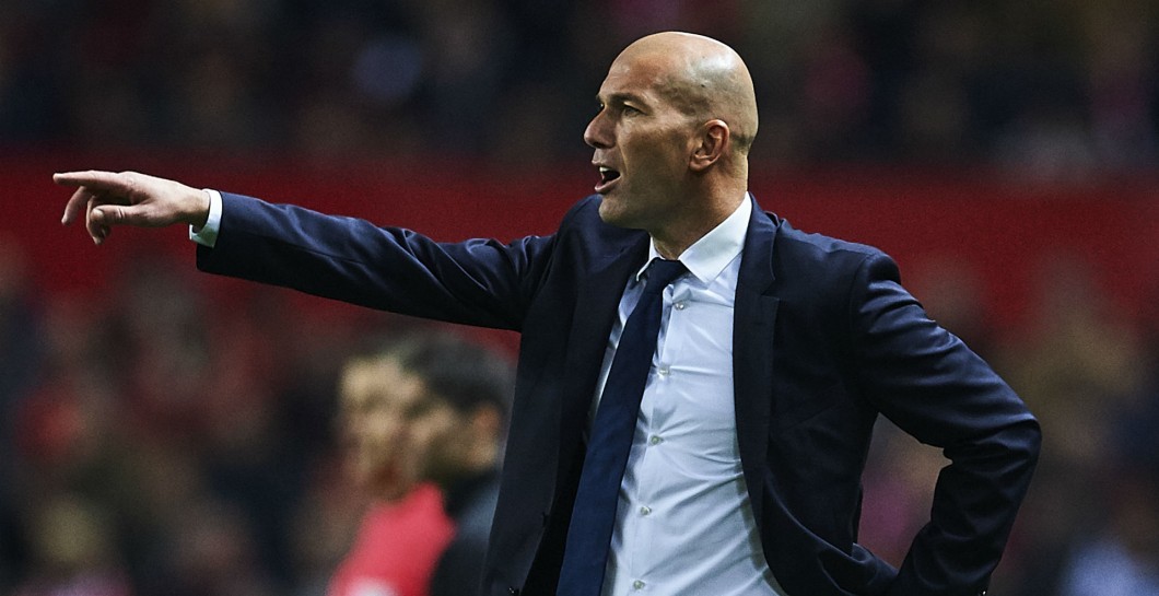 Zidane da indicaciones en el Pizjuán