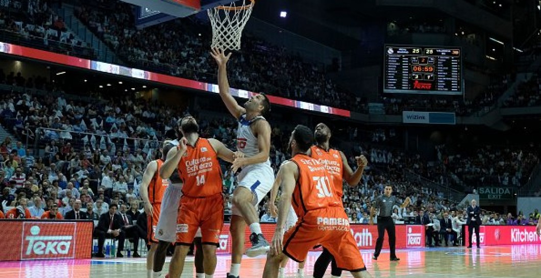 Felipe Reyes contra Valencia Basket