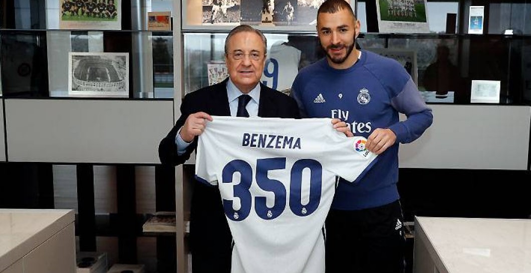 Benzema posa con Florentino Pérez