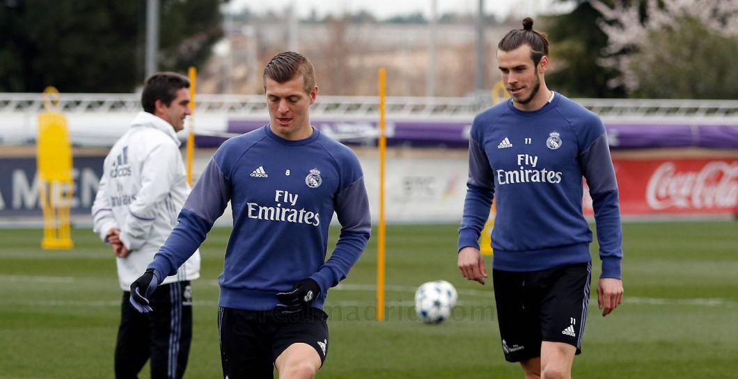 Kroos y Bale en el entrenamiento de Valdebebas