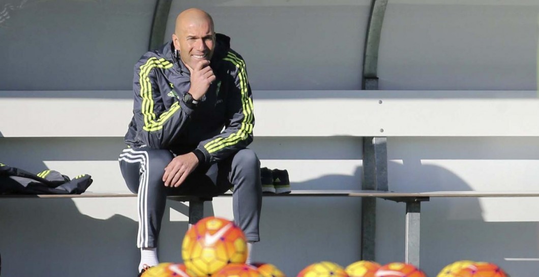 Zidane en el banquillo