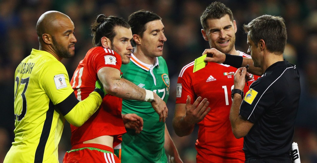 Tarjeta a Bale con Gales