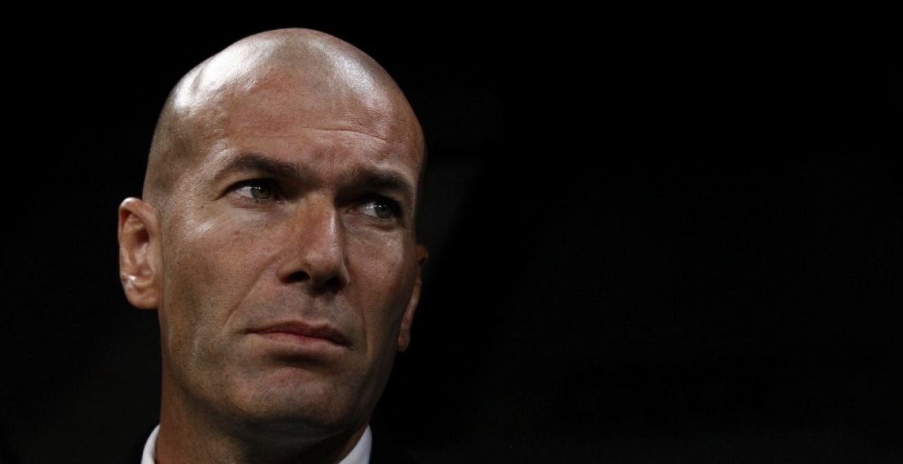 Zidane, pensativo