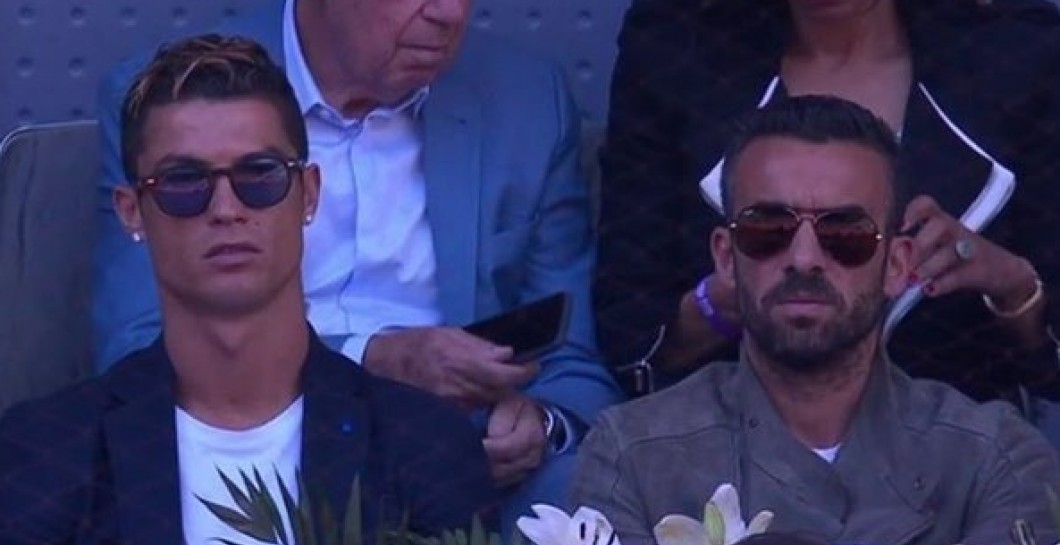 Cristiano Ronaldo viendo a Rafa Nadal