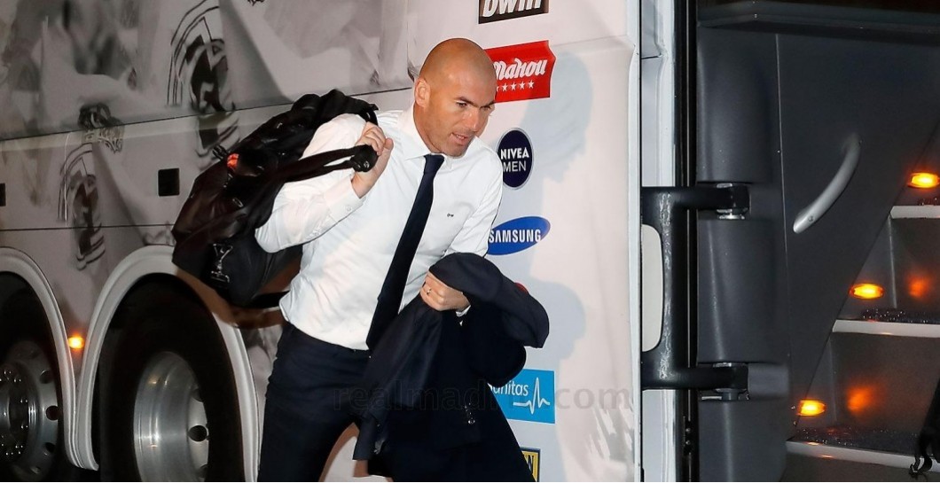Zidane se sube al autobús del Real Madrid