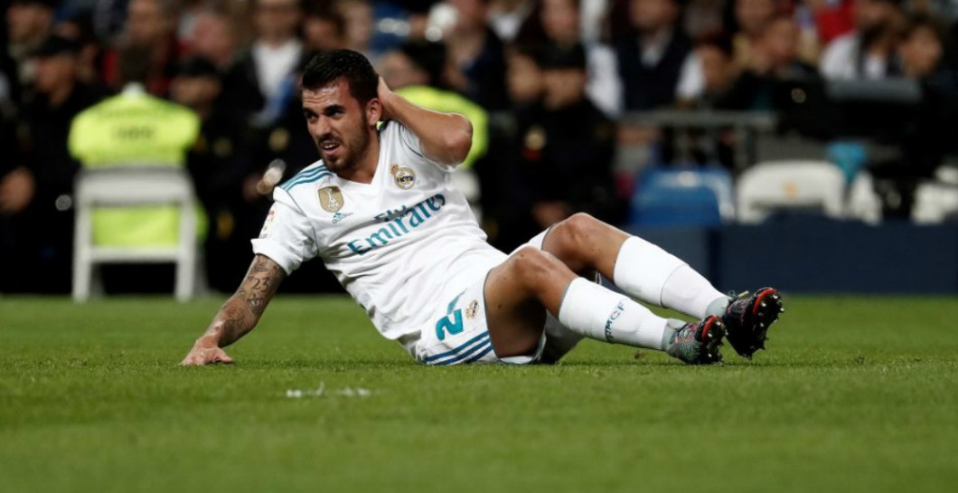 Dani Ceballos se duele en el césped del Santiago Bernabéu