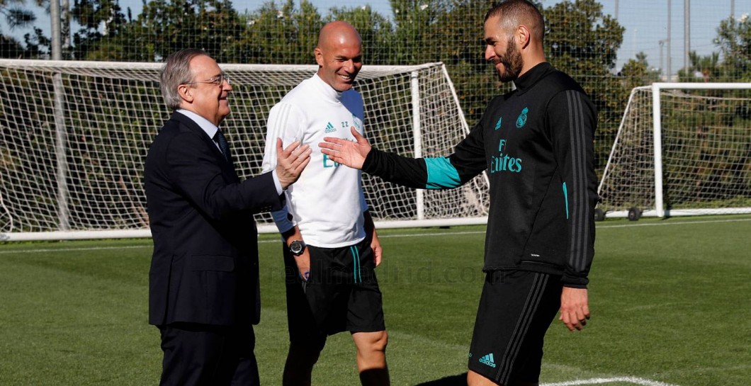 Florentino saluda a Benzema y Zidane