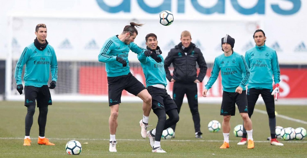 Bale y Achraf durante el entrenamiento de este viernes