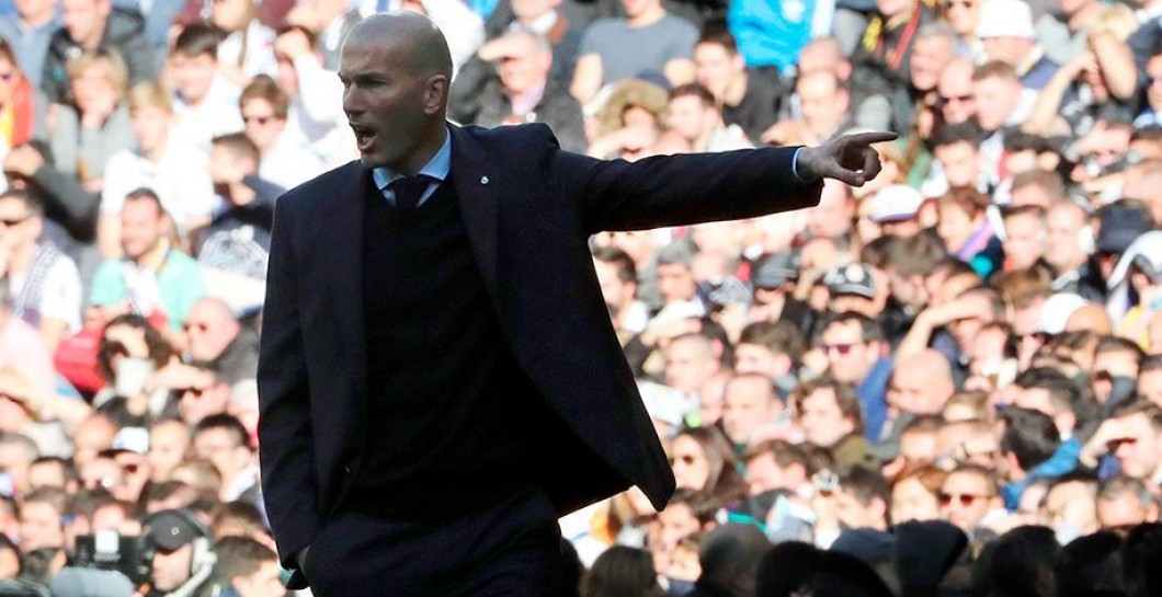 Zidane dirigiendo con sol