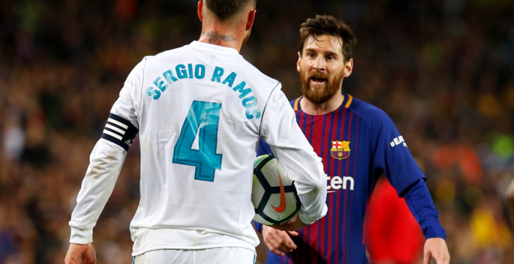 Sergio Ramos y Messi durante el Clásico