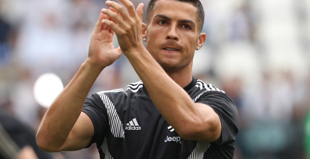 Cristiano Ronaldo aplaudiendo