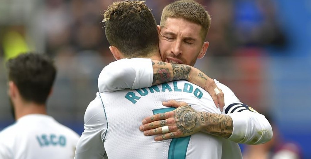 Cristiano y Ramos abrazados