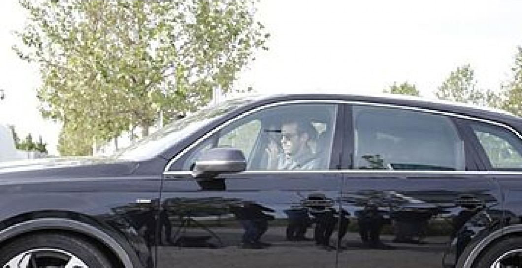 Bale en su coche