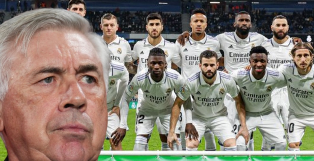 Carlo Ancelotti y sus jugadores