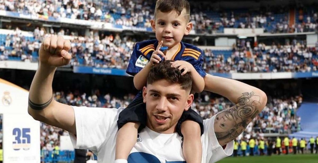 Fede Valverde y su hijo