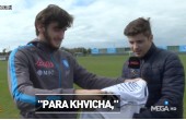 Kvaratskhelia recibe la camiseta de Guti con un mensaje top: "Espero verte en Madrid"