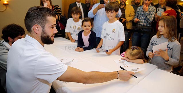 Nacho firmó autógrafos en Vigo